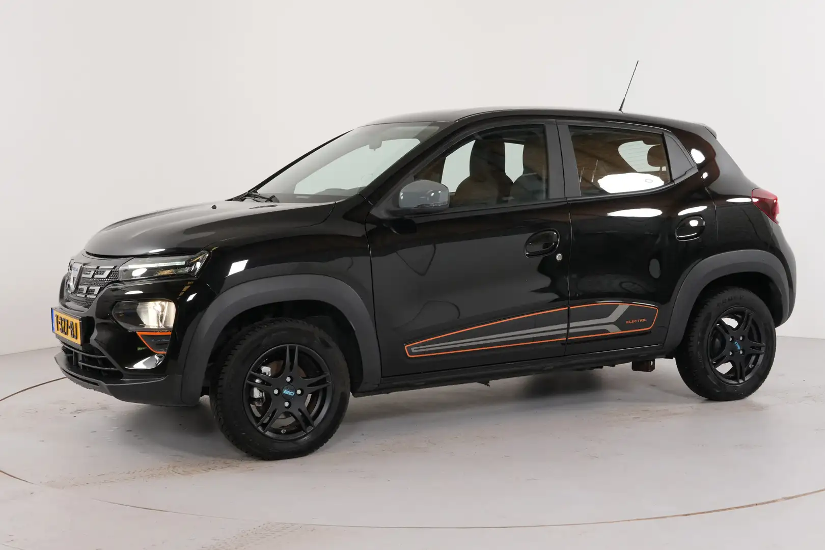 Dacia Spring 27 kWh | LMV | Navi | Camera | Cruise | Airco | PD Zwart - 2