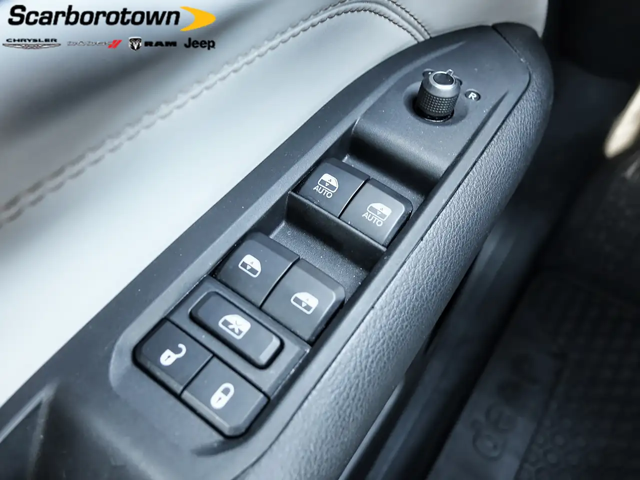 Jeep Compass photo Jeep Compass