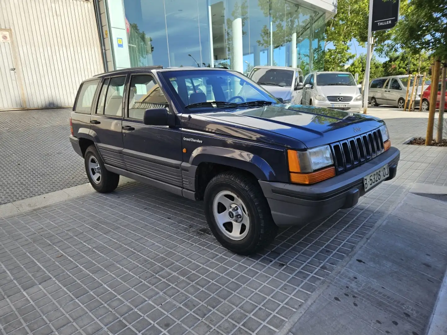 Jeep Grand Cherokee 4.0 Laredo Aut. Azul - 1
