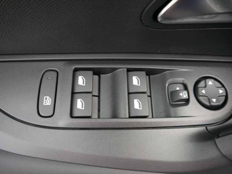 Peugeot 2008 Allure 1.2*NAVI*TEMPOMAT*KLIMA*PDC*LED*BLUETOOT... — photo 10