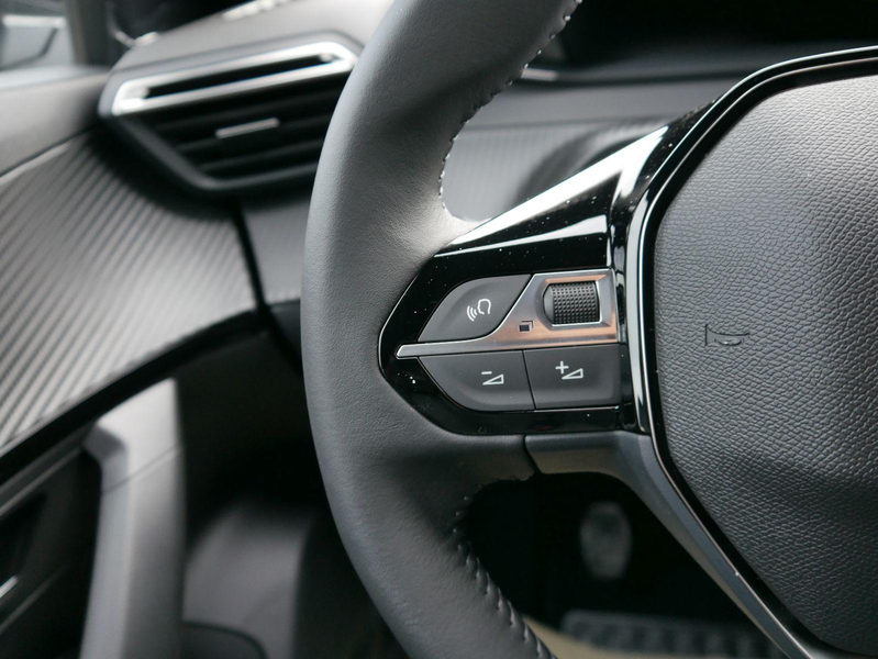 Peugeot 2008 Allure 1.2*NAVI*TEMPOMAT*KLIMA*PDC*LED*BLUETOOT... — photo 13