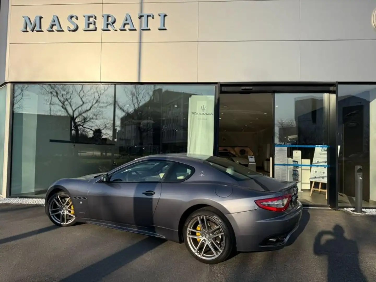 Maserati GranTurismo 4.7 460ch Sport Gris - 2