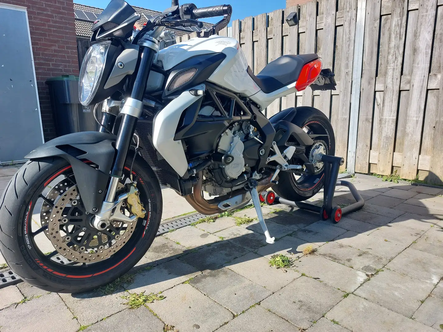 MV Agusta Brutale 800 Rood - 2