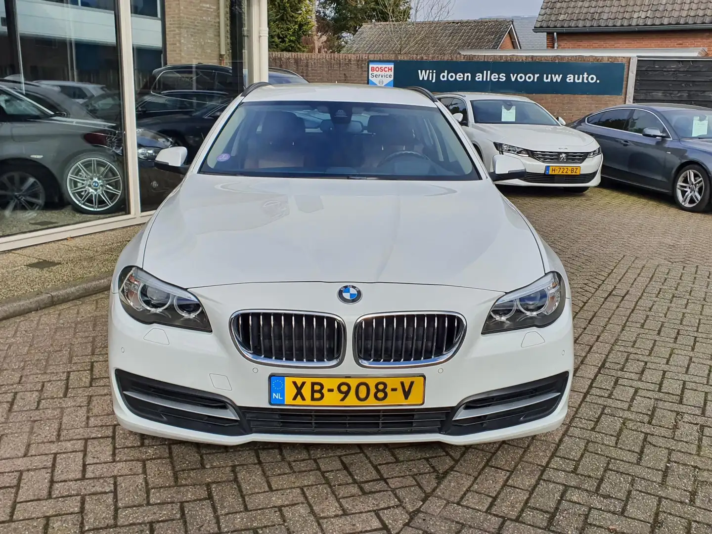 BMW 528 5-serie Touring 528xi High Executive Wit - 2