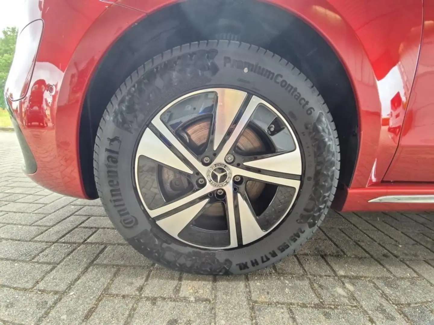 Mercedes-Benz EQV 300 Lang LED+DISTR+Sitze elektrisch Rot - 2