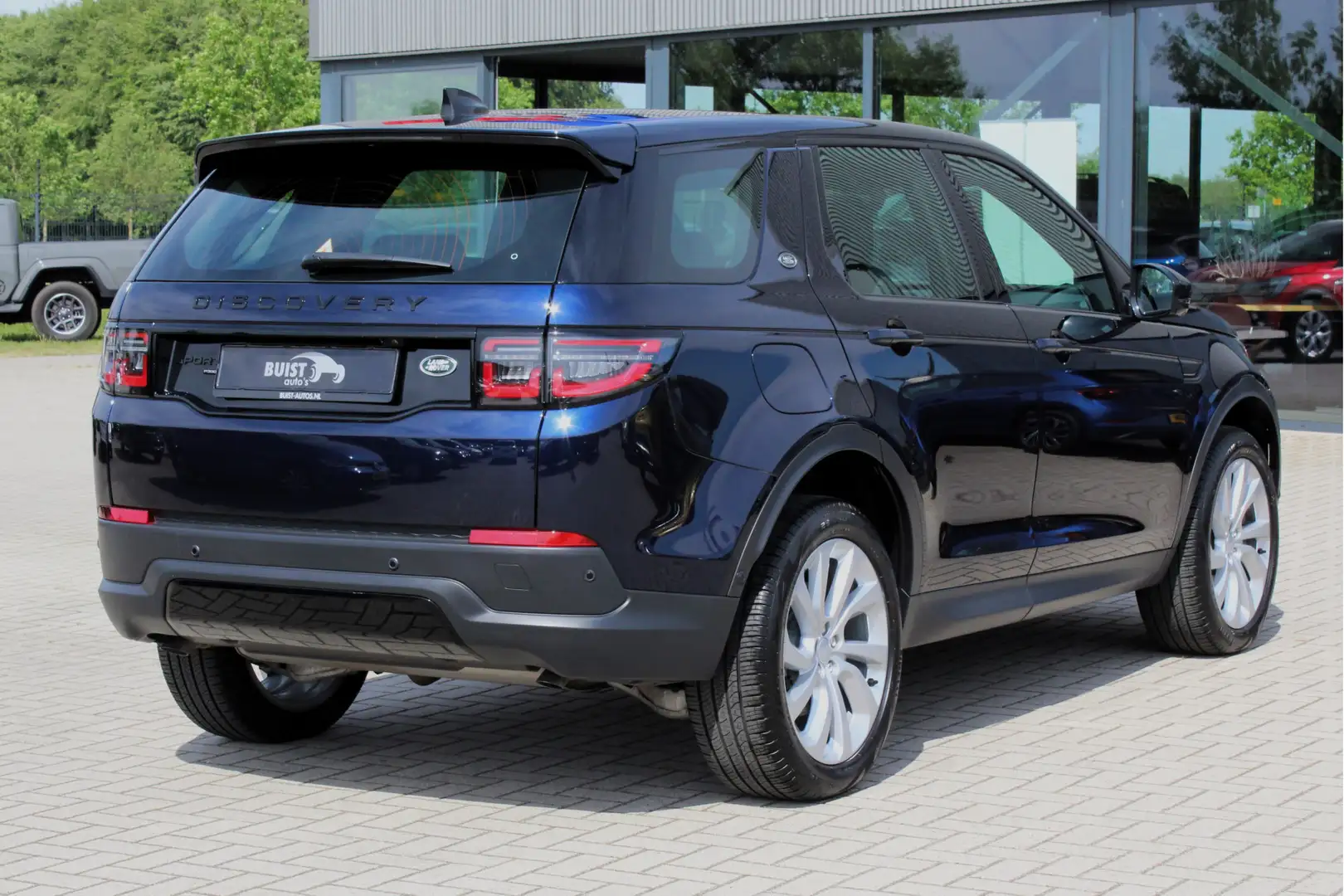 Land Rover Discovery Sport P300e 1.5 S AWD PANO LEER 20" LED DAB 11921KM! NL- Blauw - 2