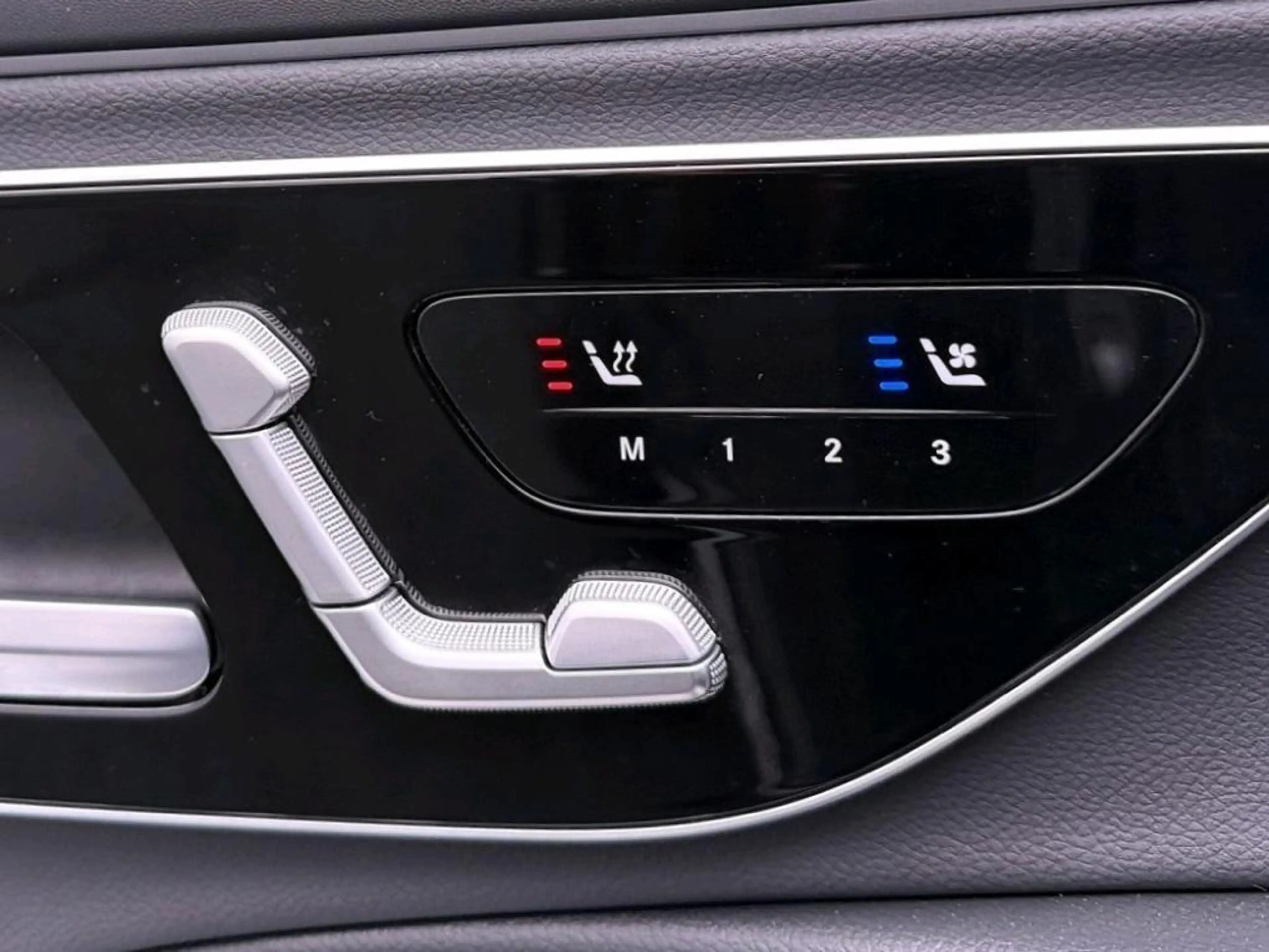 Mercedes-Benz E 300 e Sport Edition — photo 7