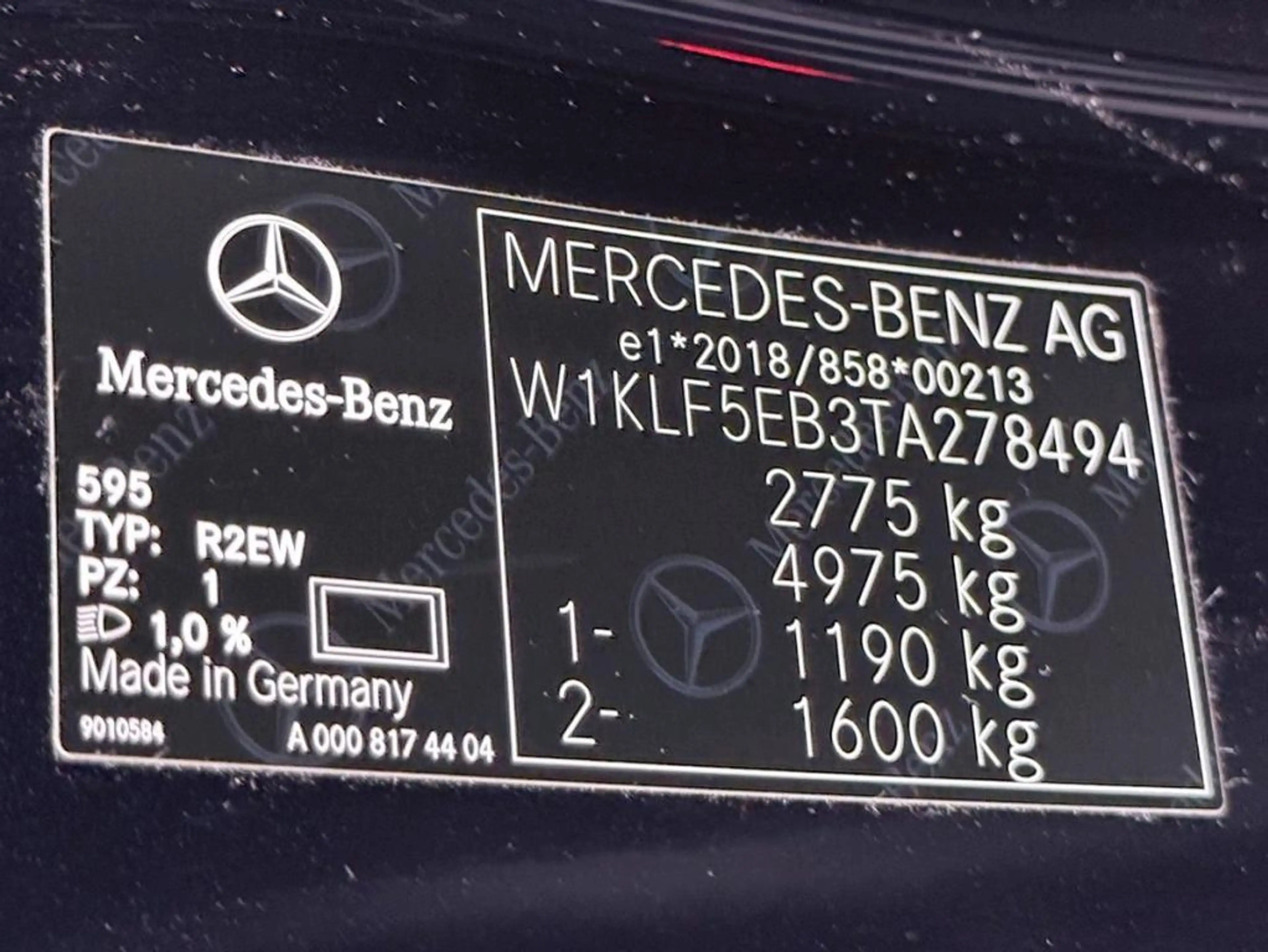 Mercedes-Benz E 300 e Sport Edition — photo 10