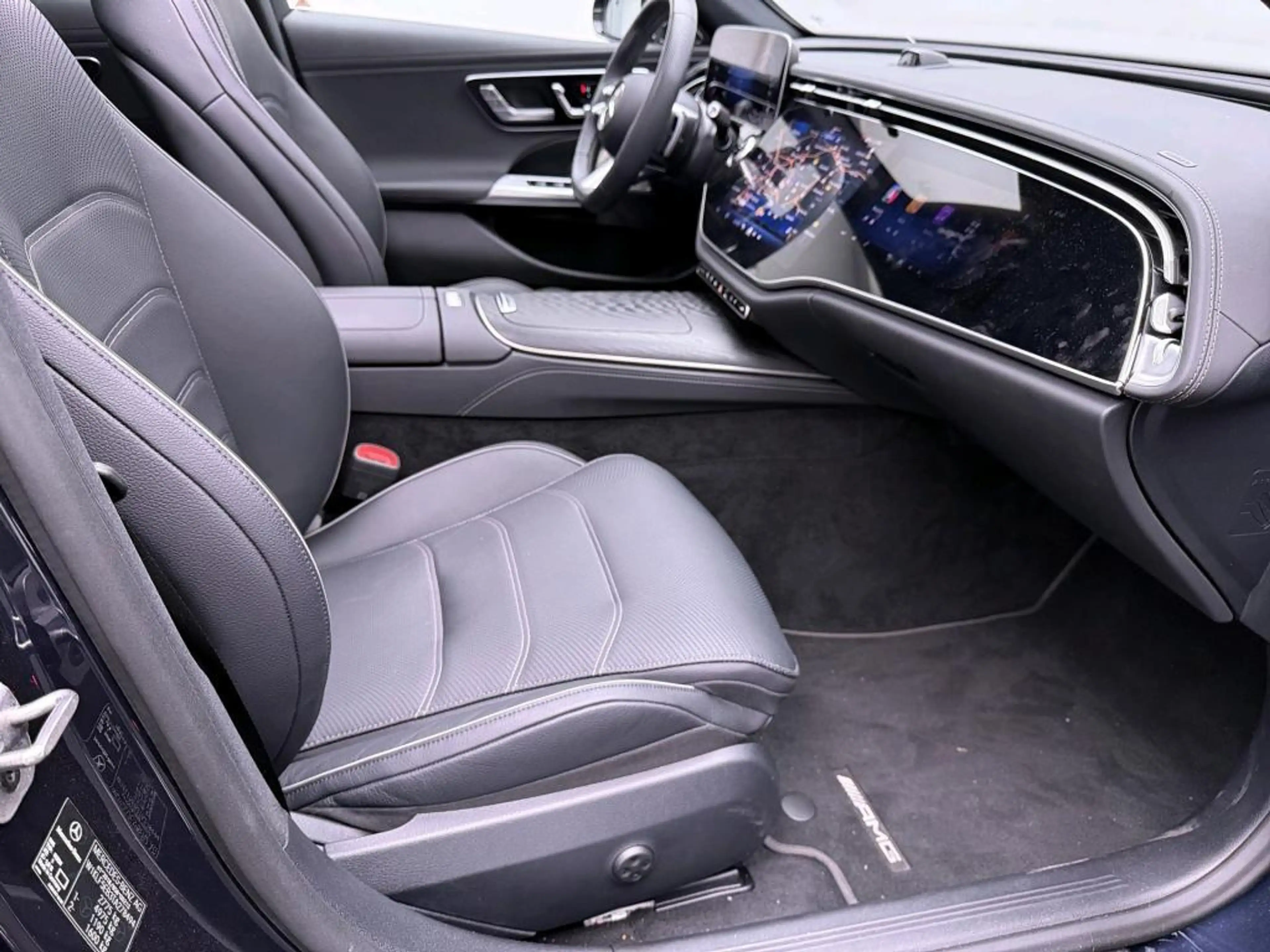 Mercedes-Benz E 300 e Sport Edition — photo 6