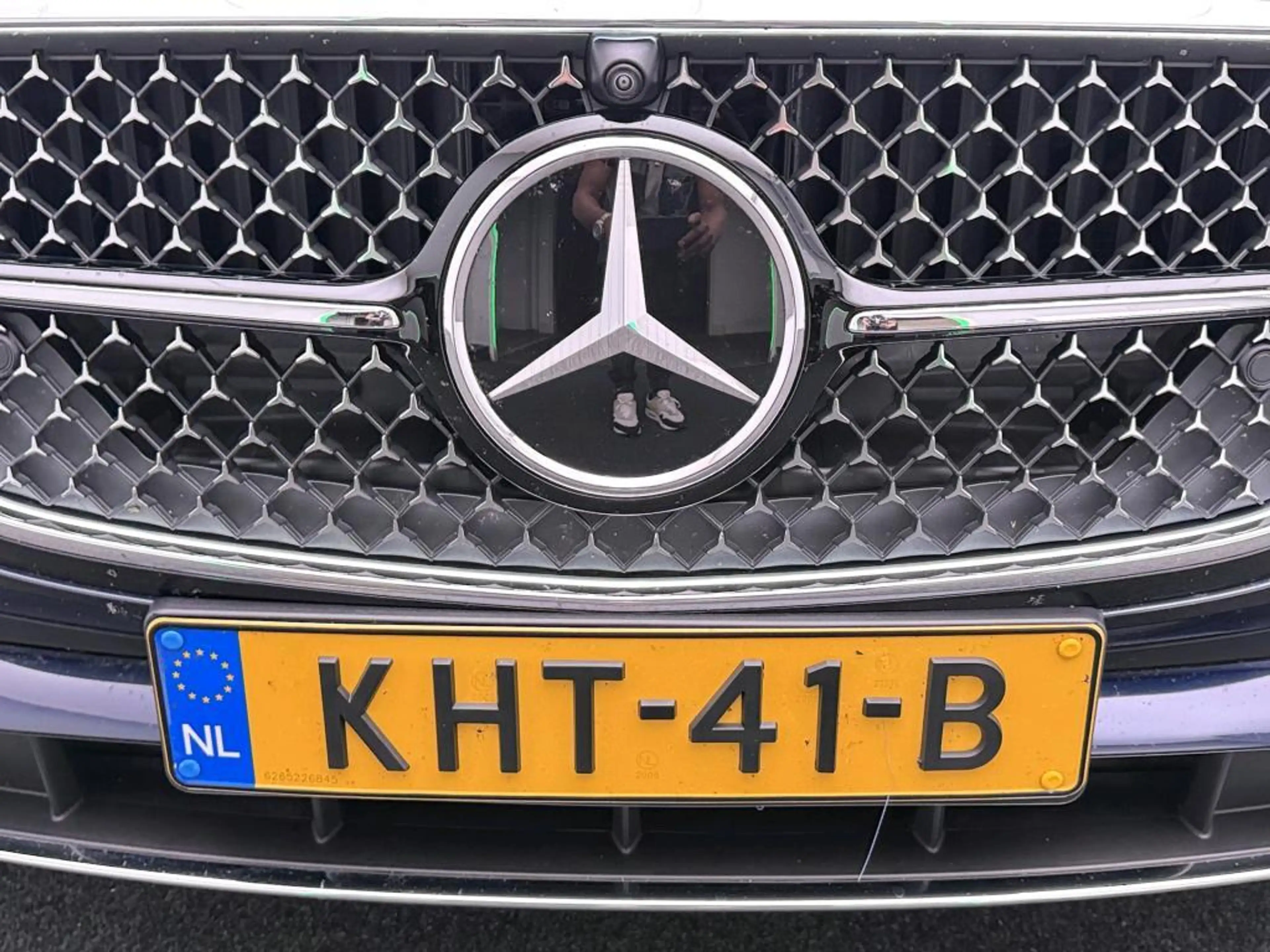 Mercedes-Benz E 300 e Sport Edition — photo 11