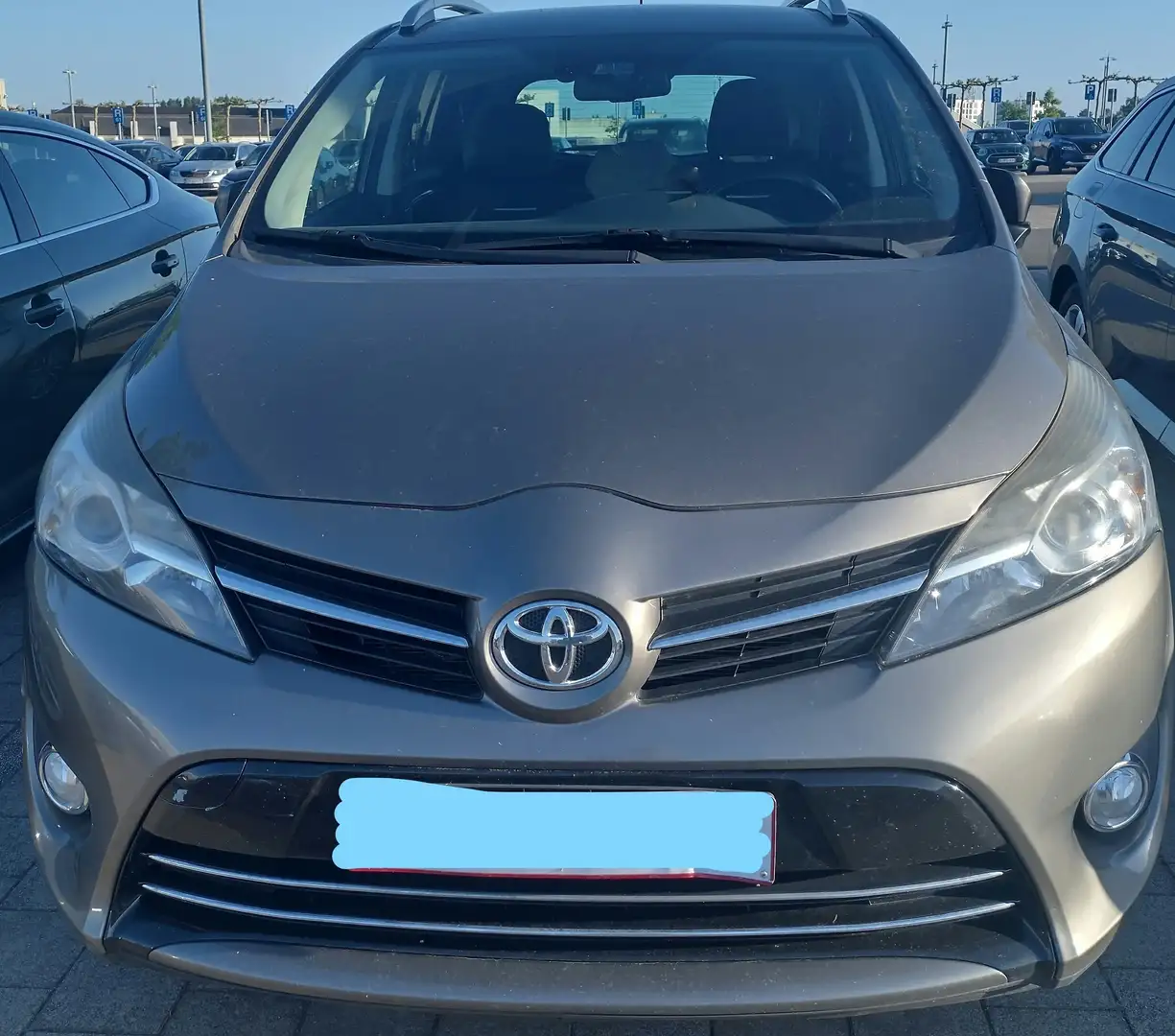 Toyota Verso 1,8 Valvematic Stella Beige - 1