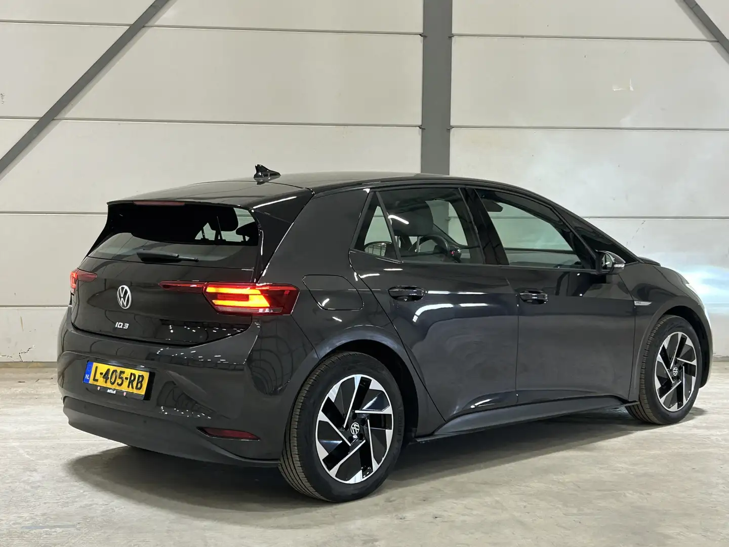Volkswagen ID.3 Life 58 kWh | Apple Car | Parkeersensoren | NAV | Grijs - 2