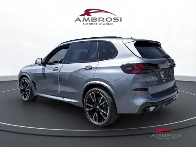 BMW X5 view 4