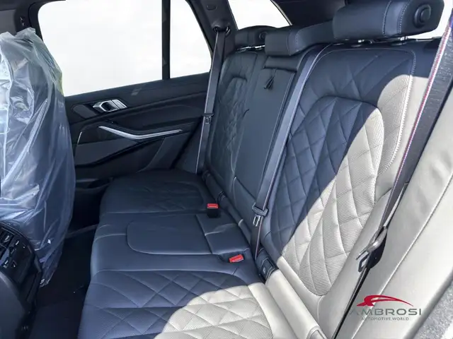 BMW X5 view 11