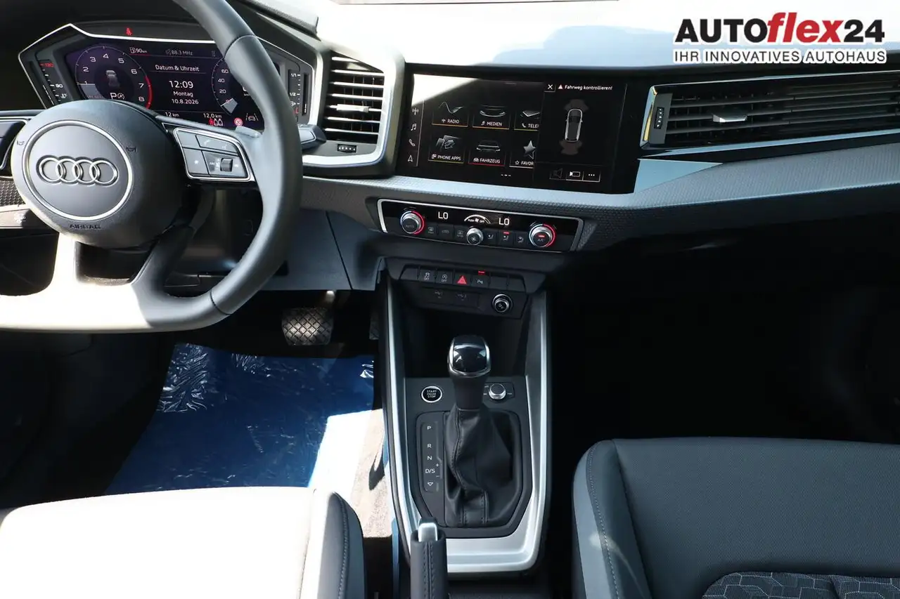 Audi A1 S line SB LED+ SportS CarPlay Kam 17Z Keyless 1..., миниатюра 7