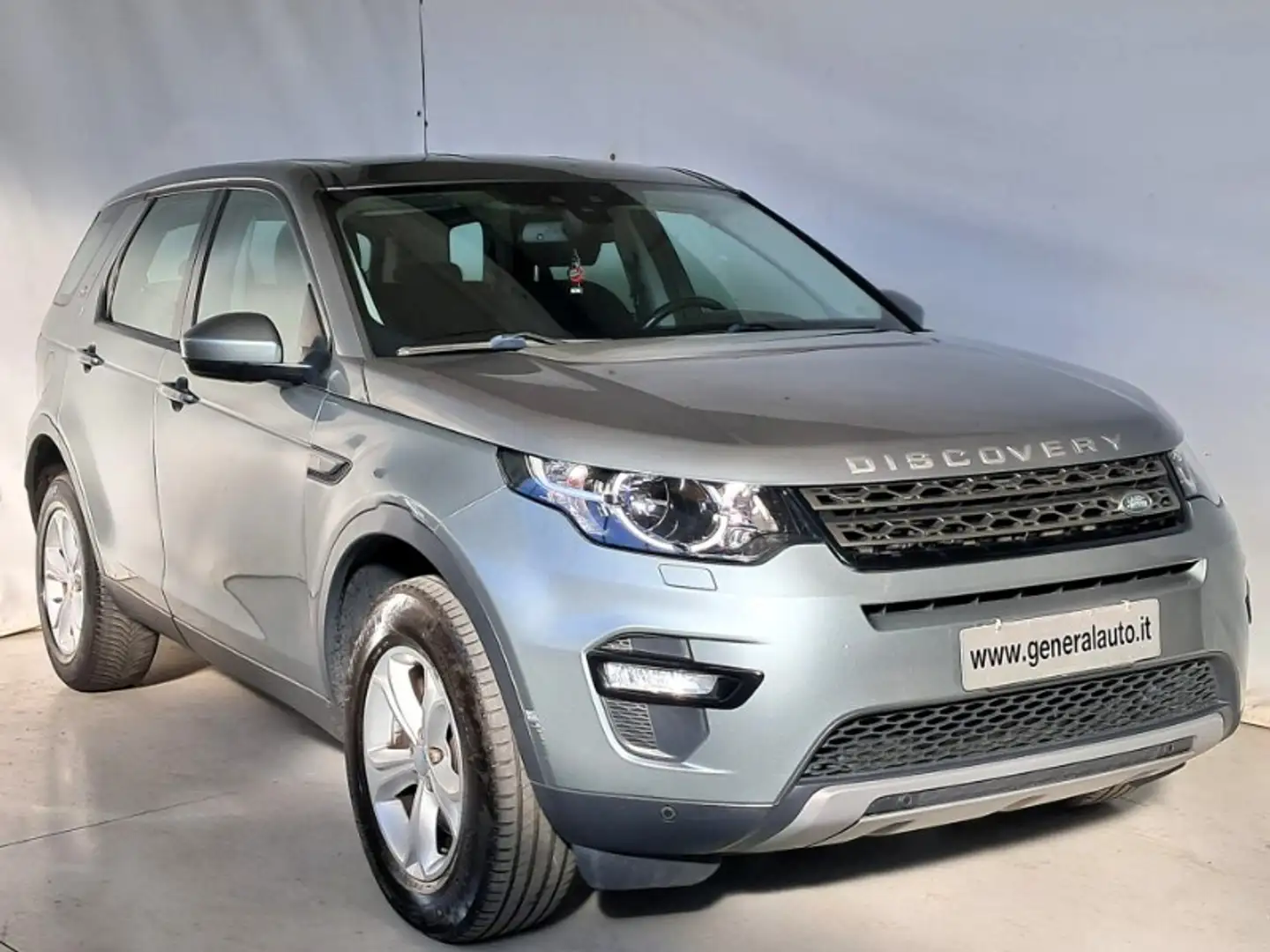 Land Rover Discovery Sport 2.0 TD4 150 CV HSE Luxury Grau - 2