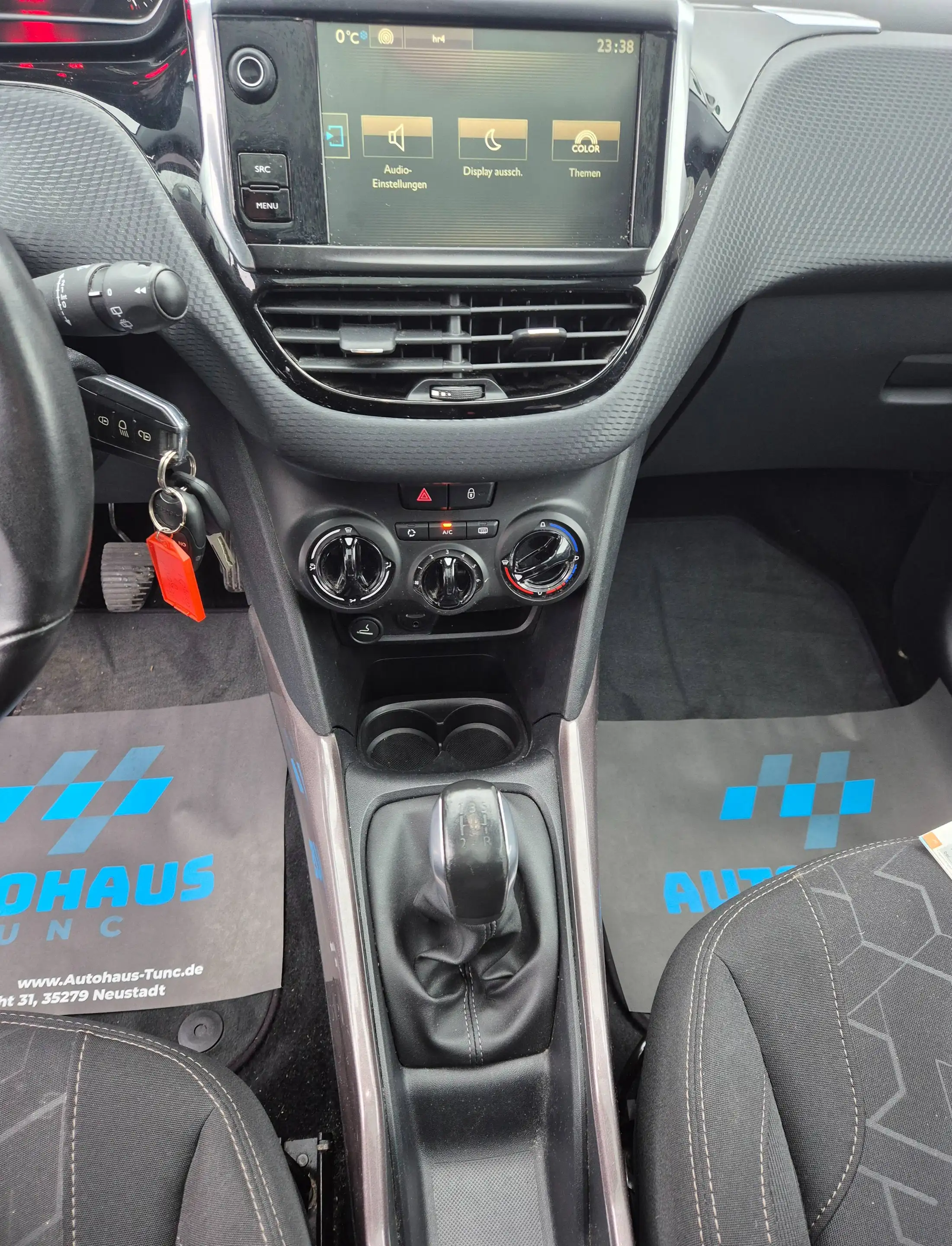 Peugeot 2008 Style, Standheizung, City-Paket, Scheckheftgepfl. — photo 9