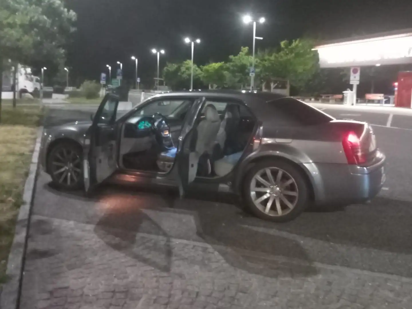Chrysler 300C 300 C 3,0 V6 CRD Aut. Silber - 2