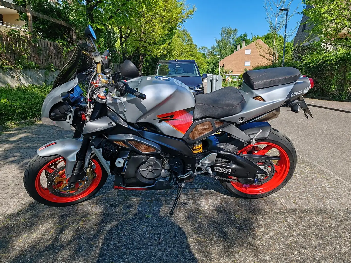 Aprilia Tuono RSV 1000 Tuono RP Argintiu - 1