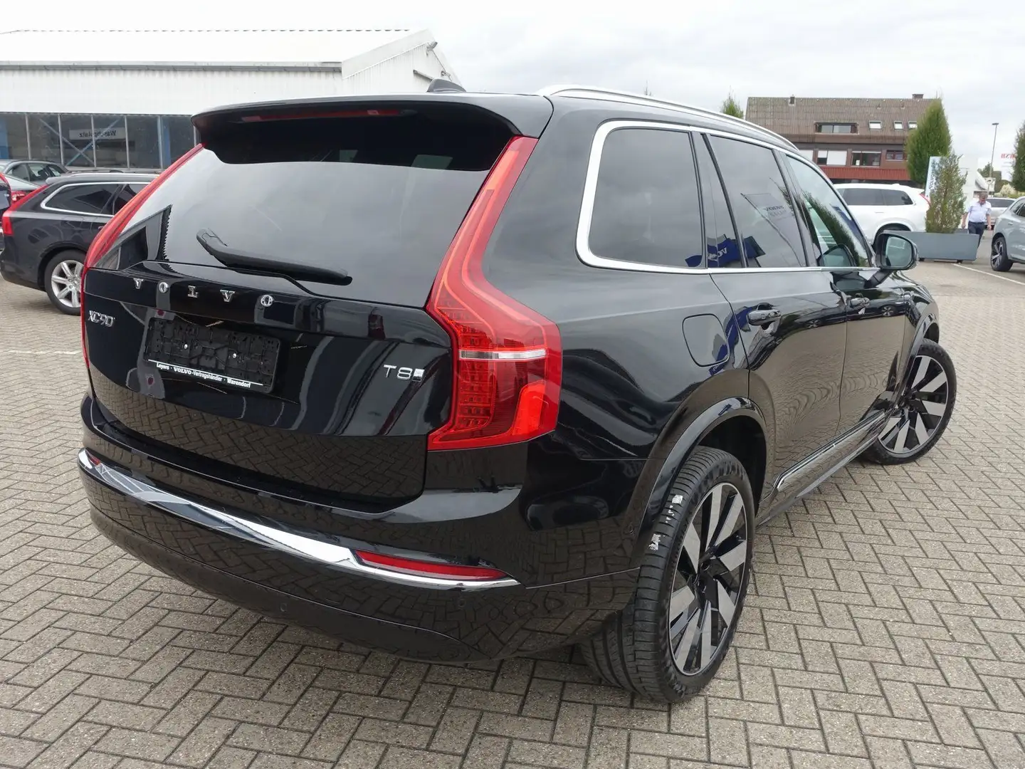 Volvo XC90 Plus Bright T8 AWD Plug-In B&W/HUD/PANORAMA Schwarz - 2