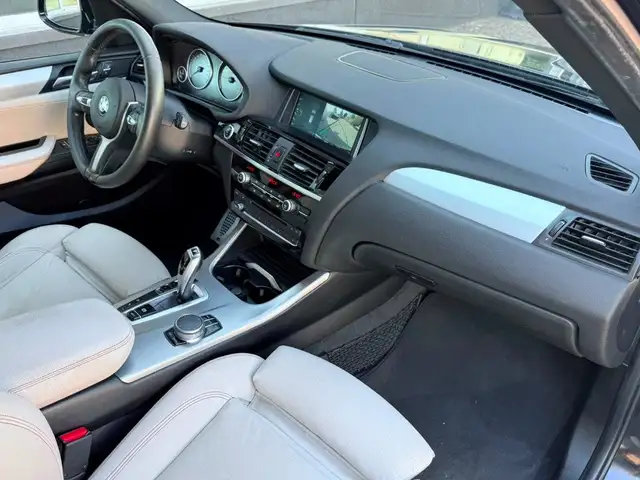 BMW X3 view 12