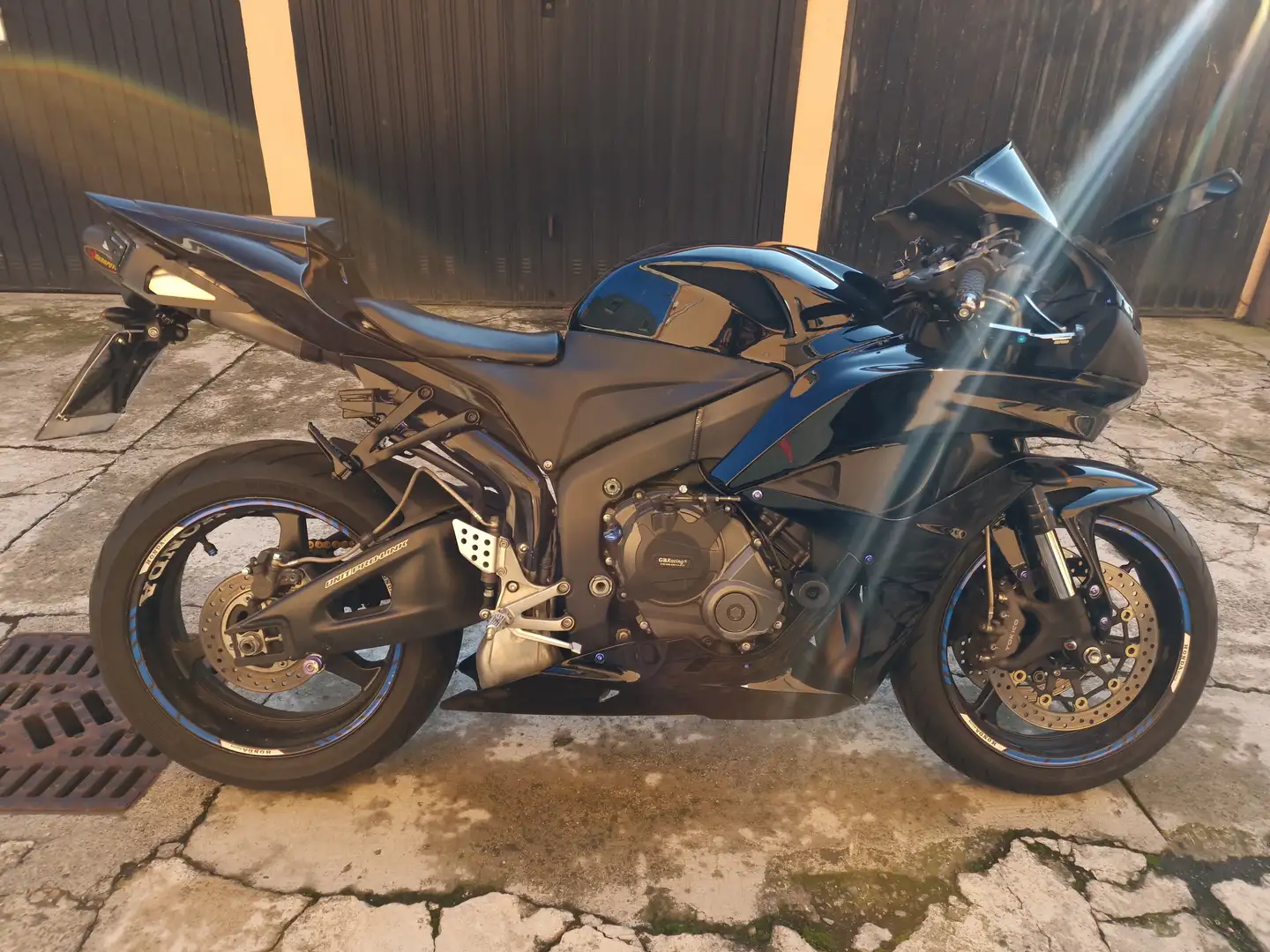 Honda CBR 600 RR Noir - 1