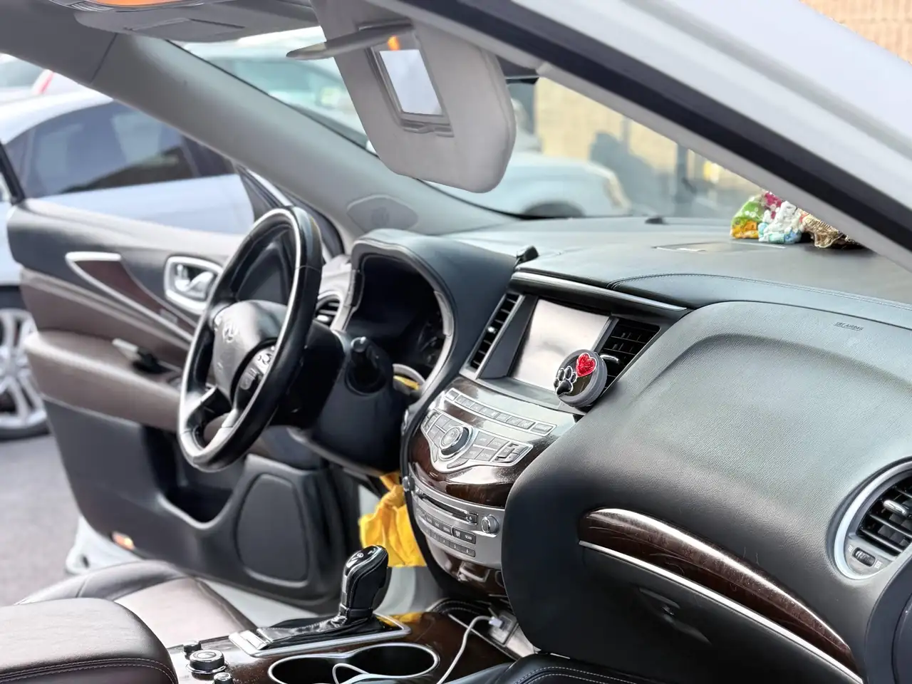 Infiniti QX60 снимка Infiniti QX60