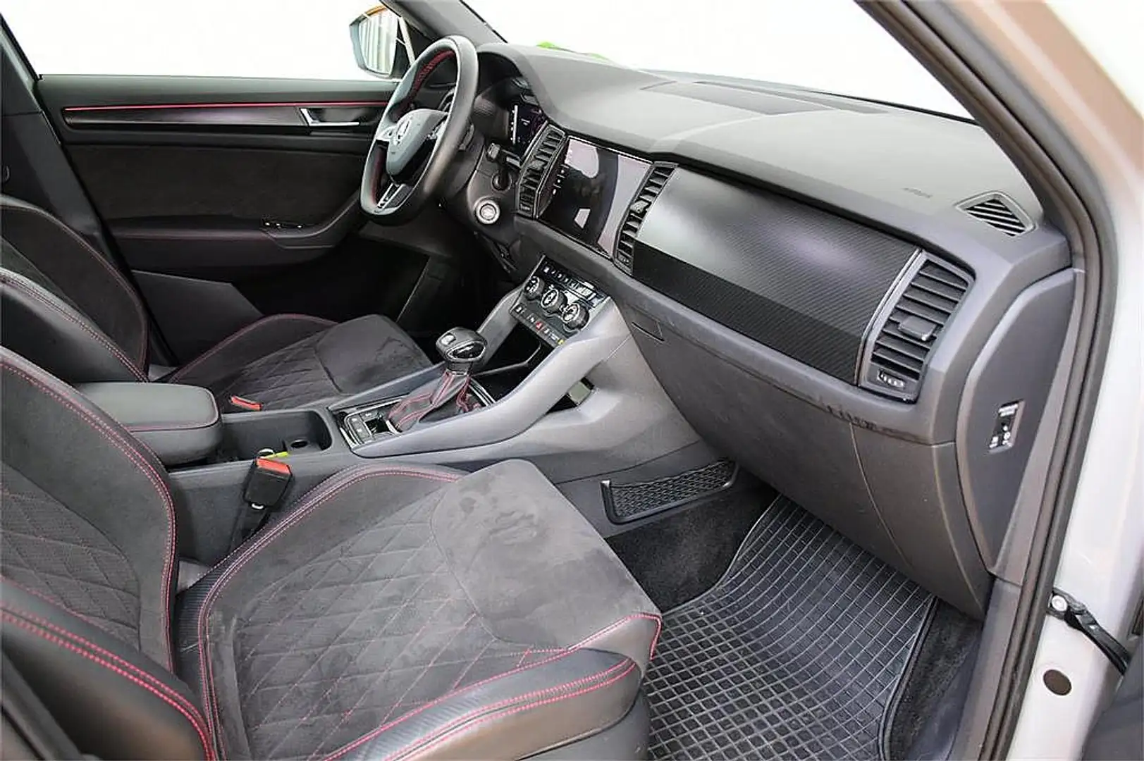 Skoda Kodiaq 2,0 TDI SCR 4x4 RS DSG Schwarz - 2