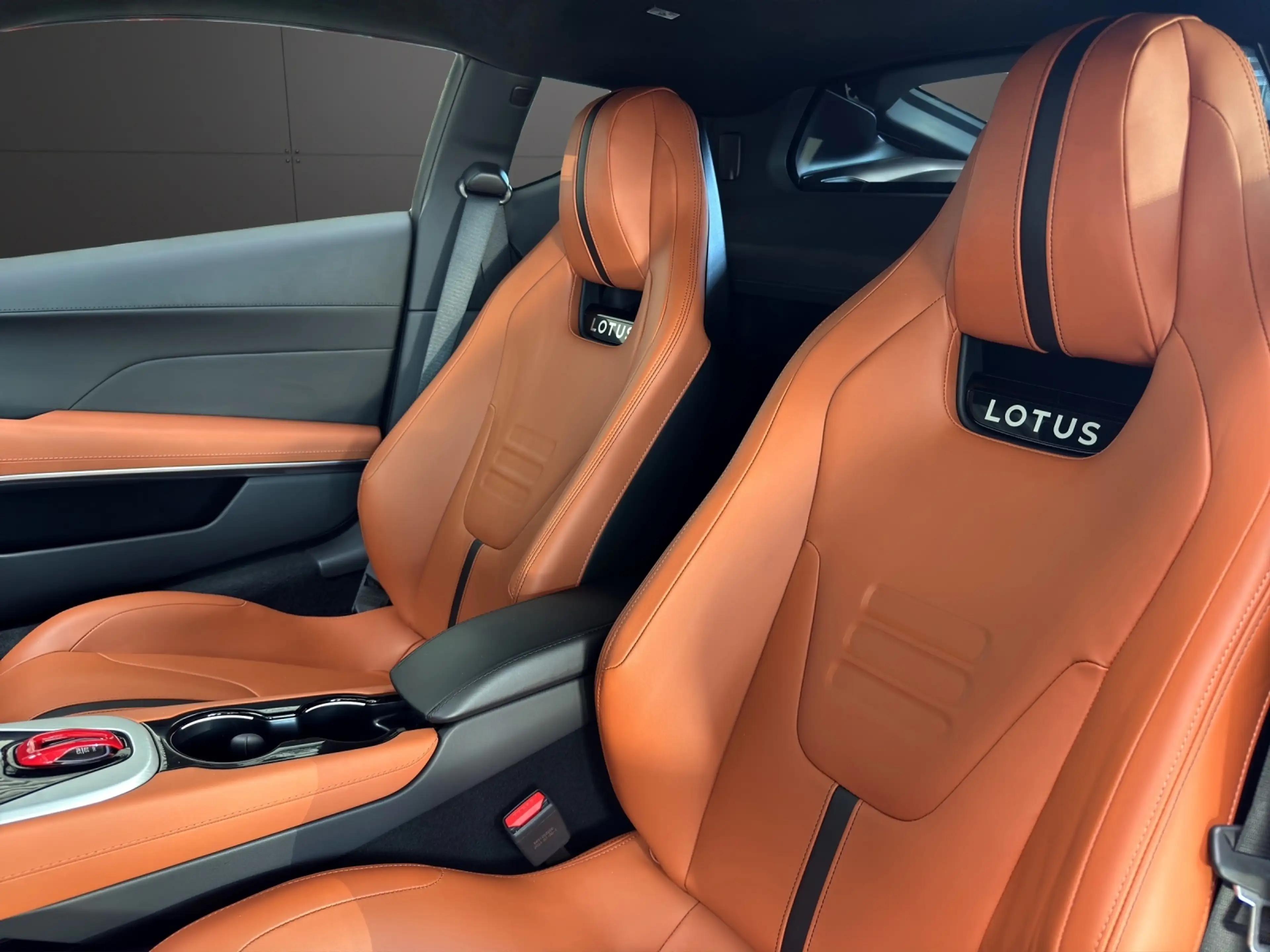 Lotus Emira Turbo SE *Lotus Leipzig* — photo 15