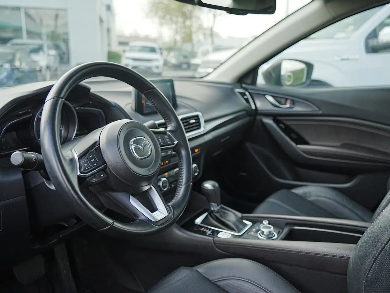 Mazda 3 снимка Mazda 3