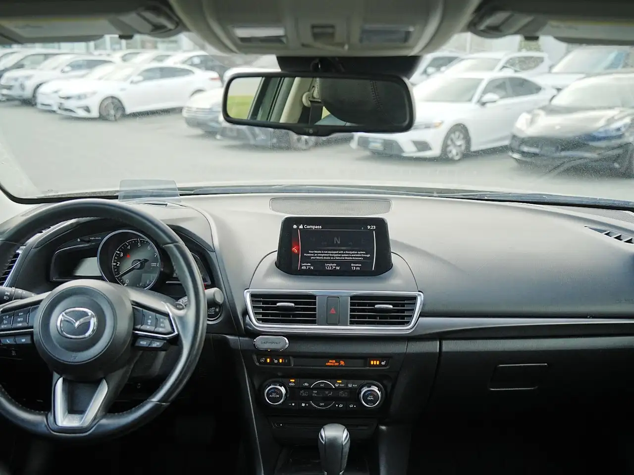 Mazda 3 снимка Mazda 3