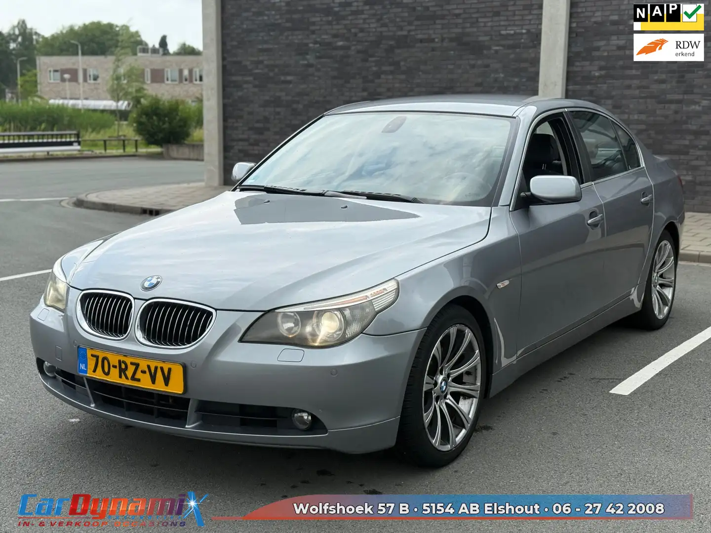 BMW 525 5-serie 525i High Executive // LMV // PDC // LEER Grijs - 1