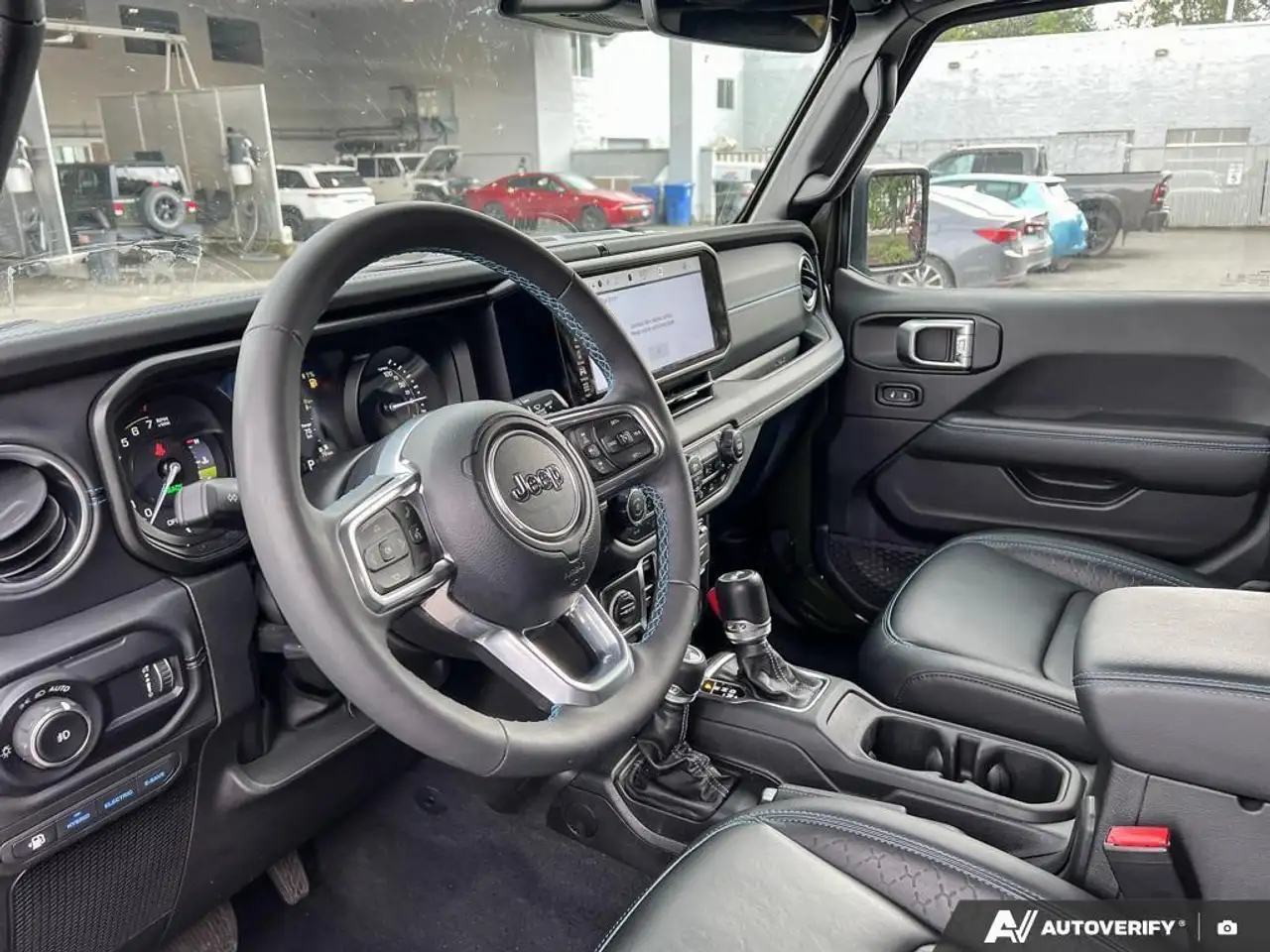 Jeep Wrangler снимка Jeep Wrangler
