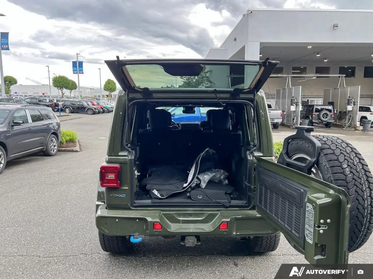 Jeep Wrangler снимка Jeep Wrangler