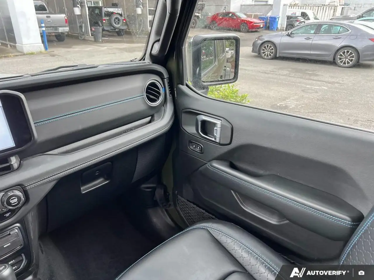 Jeep Wrangler снимка Jeep Wrangler