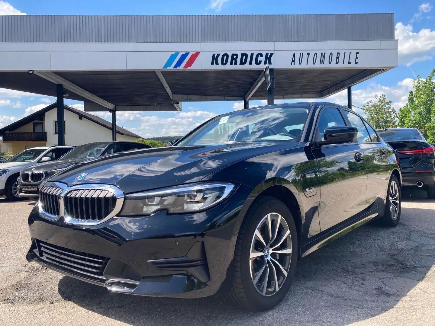 BMW 330 e xDrive LIMO G20 "ADV."/LC"PROF"/AHK/SHZ/HIF Negro - 2