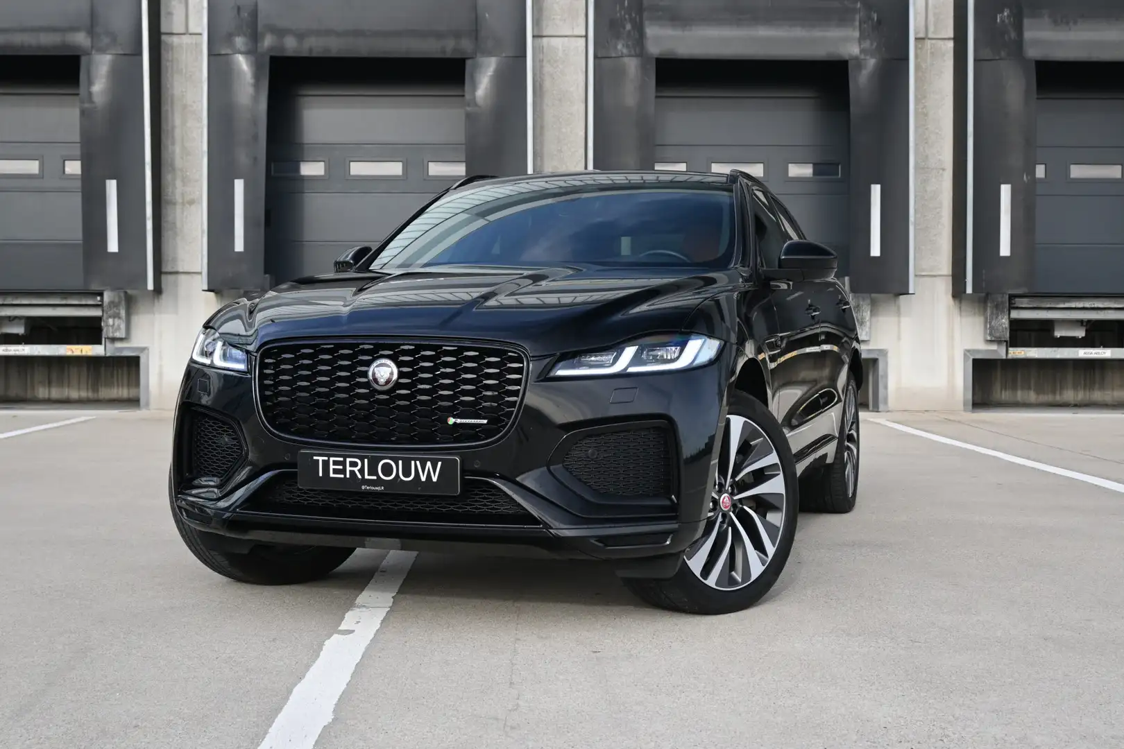 Jaguar F-Pace 2.0 P400e PHEV R-Dynamic HSE Noir - 1