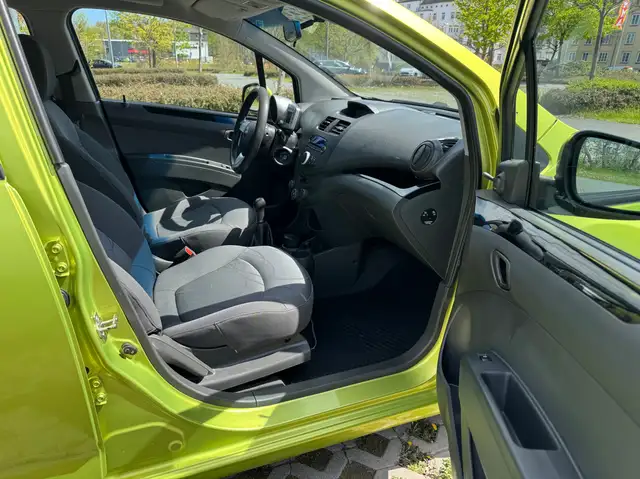 Chevrolet Spark view 9