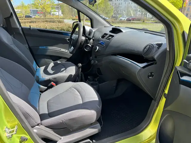Chevrolet Spark view 10