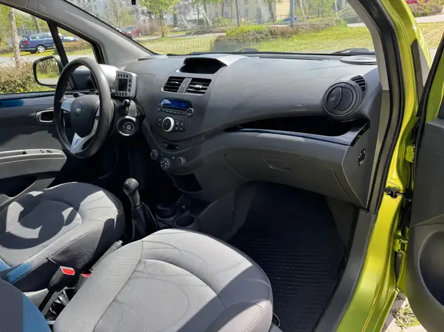 Chevrolet Spark view 11