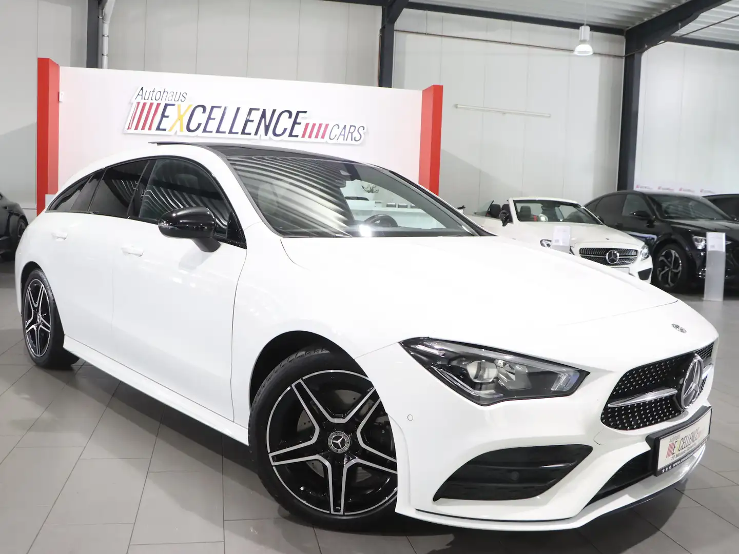 Mercedes-Benz CLA 200 AMG-LINE WHITE & BLACK White - 2