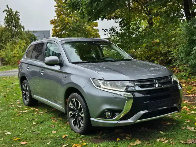 Mitsubishi Outlander PHEV Plus 4WD KAMERA*NAVI*LED*