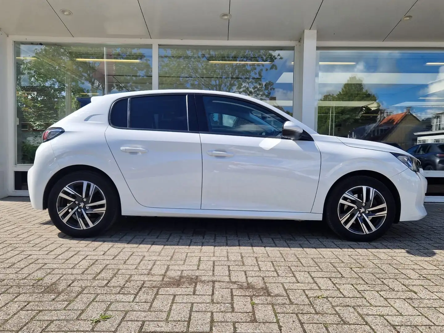 Peugeot 208 1.2T Automaat Blue Lease Allure | Afneembare Trekh Blanc - 2