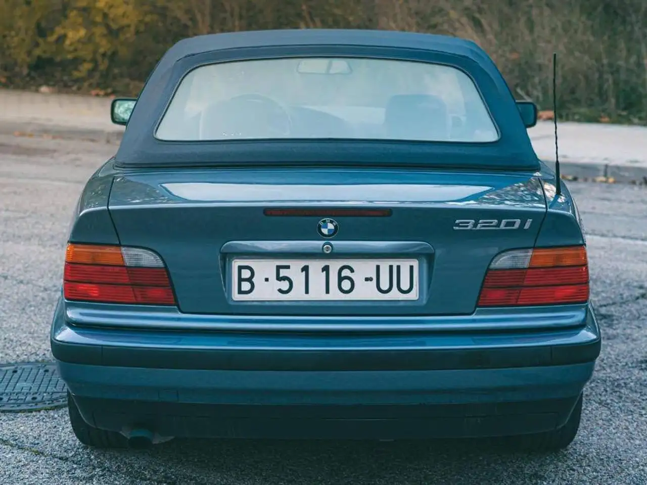 BMW 320i Cabriolet, foto 2