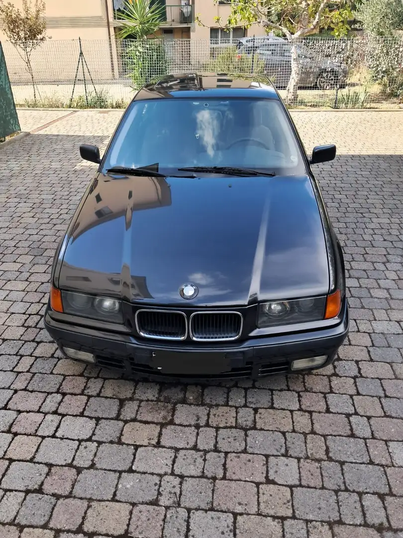 BMW 318 is serie 3 Negru - 1