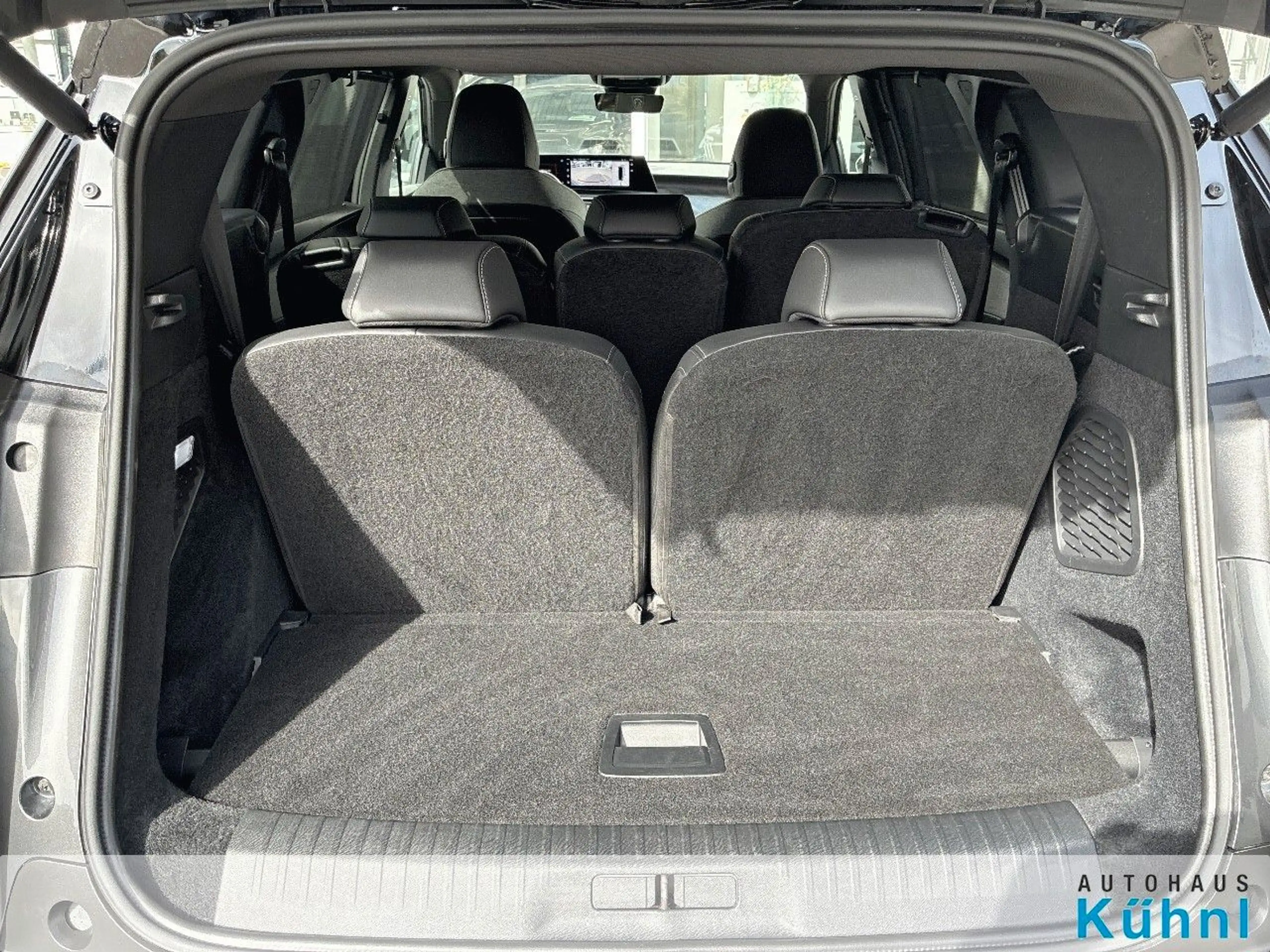 Peugeot 5008 Hybrid 145 GT — photo 6