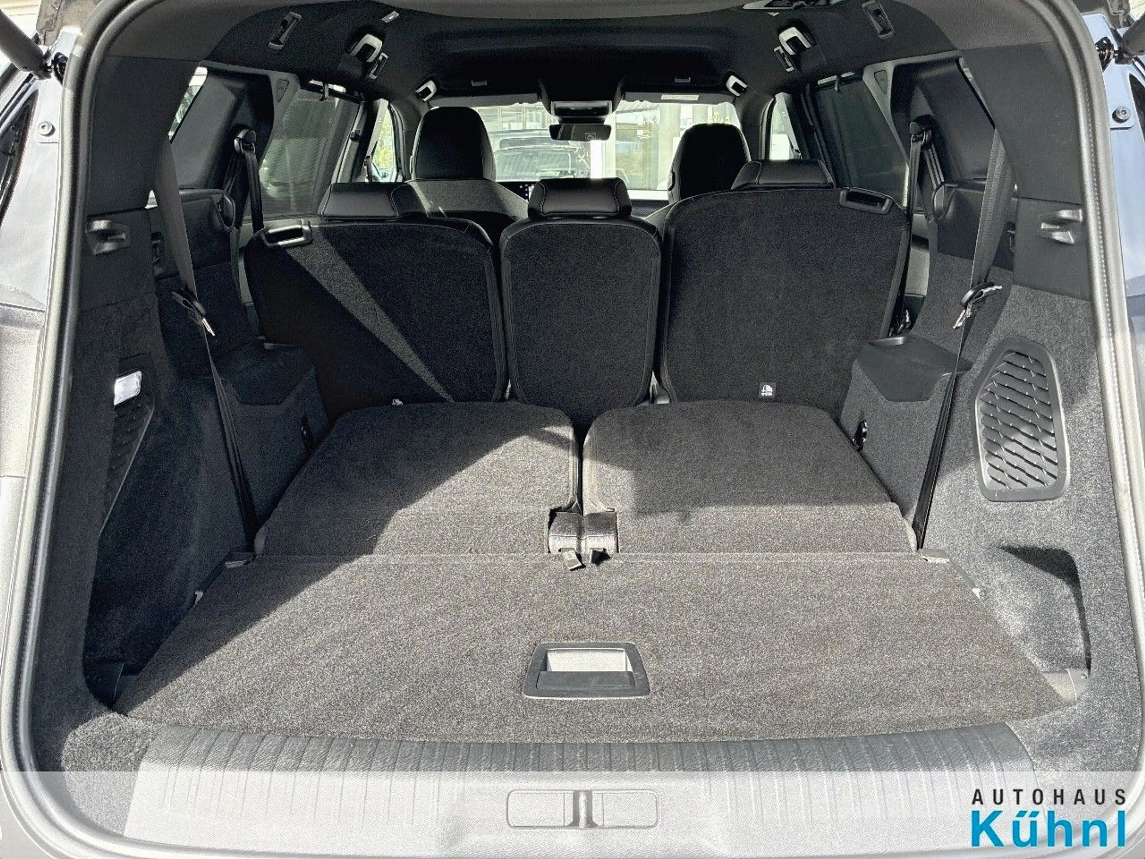 Peugeot 5008 Hybrid 145 GT — photo 13