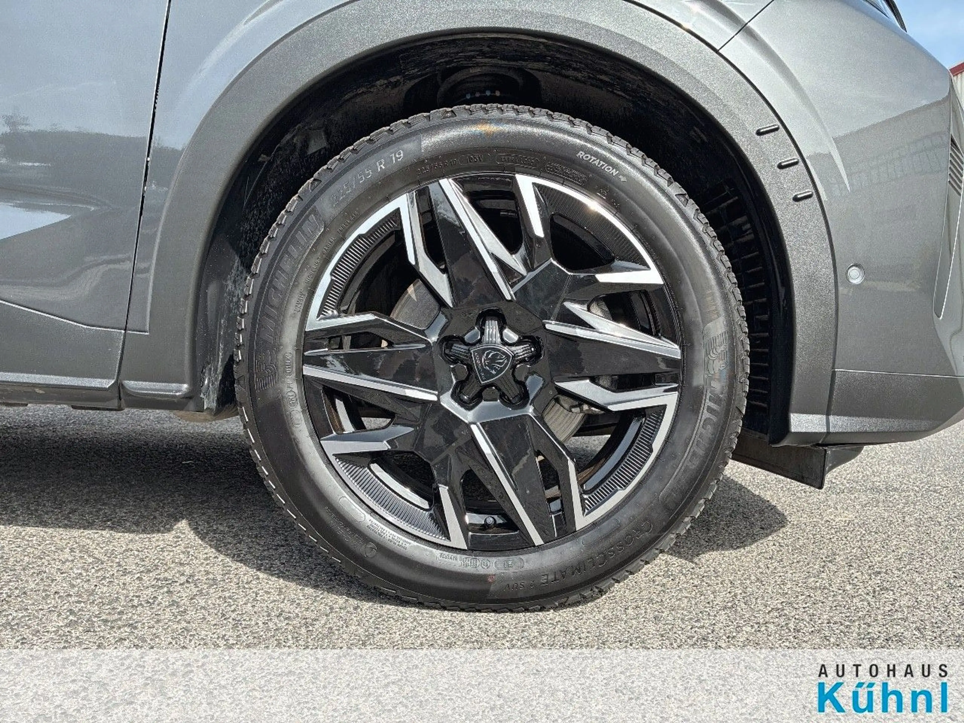 Peugeot 5008 Hybrid 145 GT — photo 11
