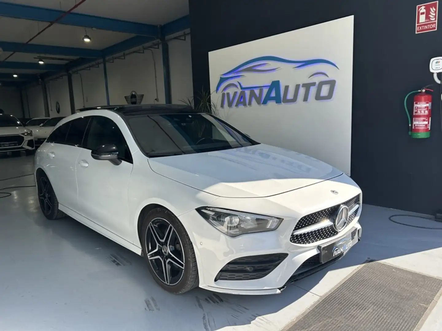 Mercedes-Benz CLA 200 Shooting Brake 200d 8G-DCT Blanc - 1