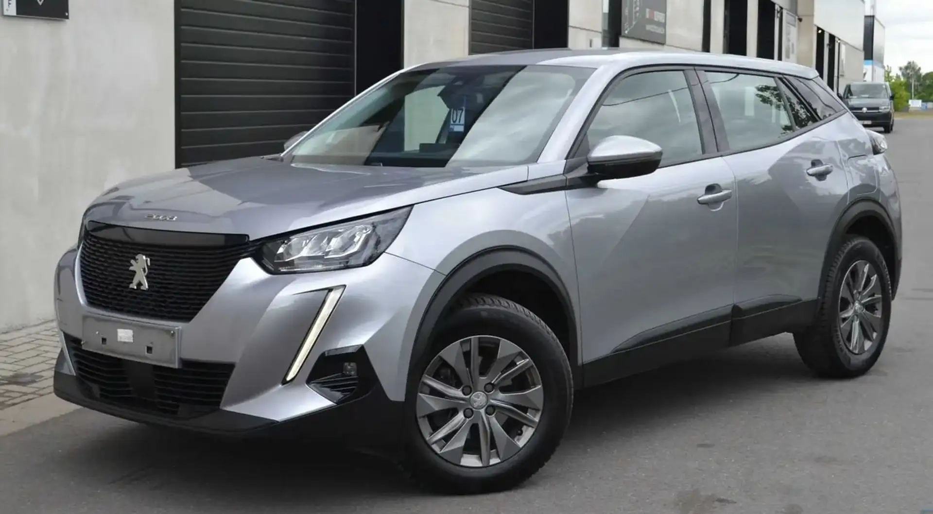 Peugeot 2008 1.2 Active EAT8 Navi/Led/ *2021*TVA Grijs - 1